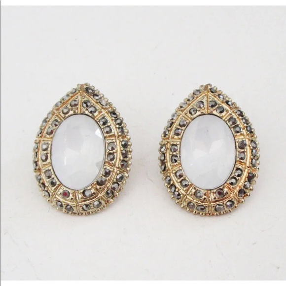 White House Black Market Jewelry New White House Black Market Earrings Post Gold Tone